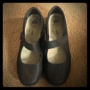 Clark’s Cloudstepper black shoes